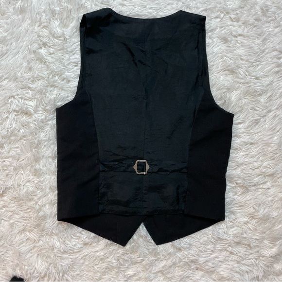 Bundle of Button-Down Vests - Picture 5 of 13